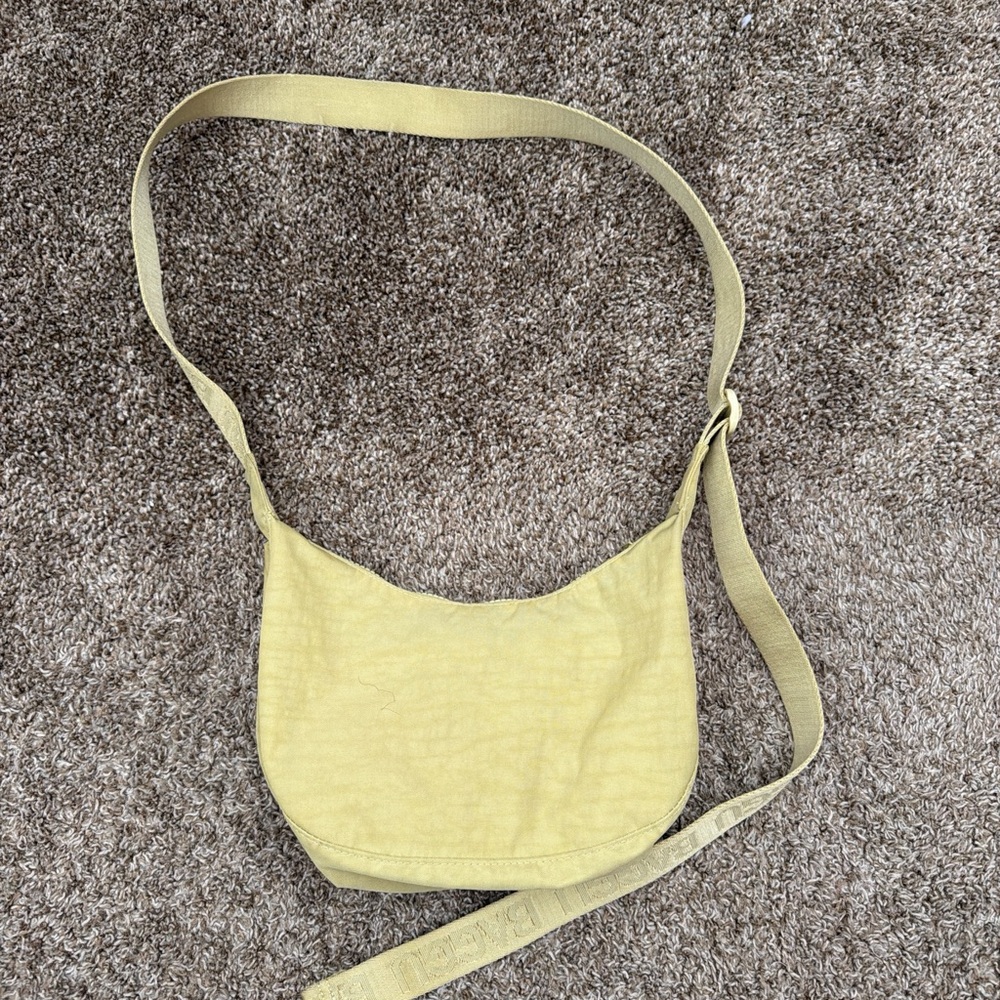BAGGU Small Crescent Bag